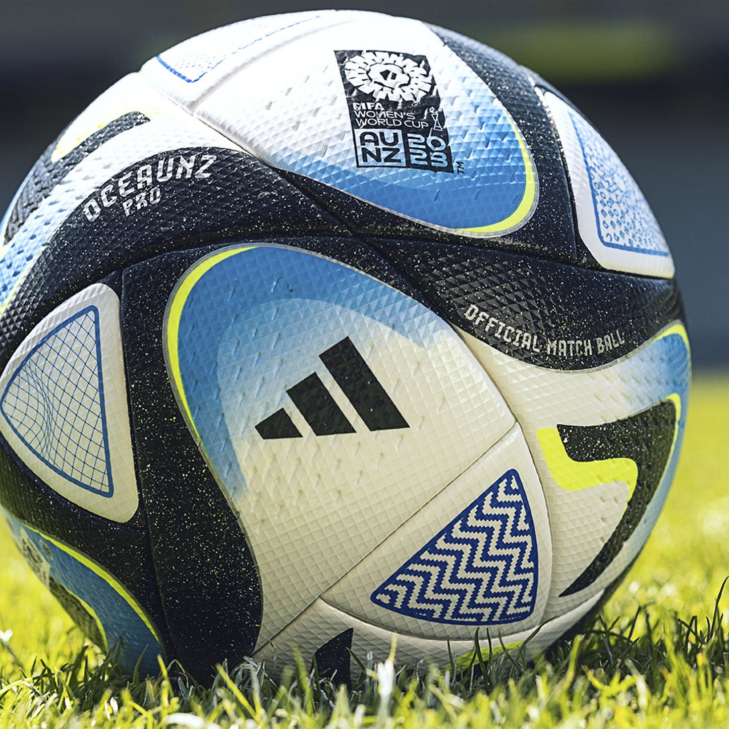 Adidas OCEAUNZ Pro - Official Match Ball Women's Football Soccer World Cup  - Size 5 (White/Navy/Blue)