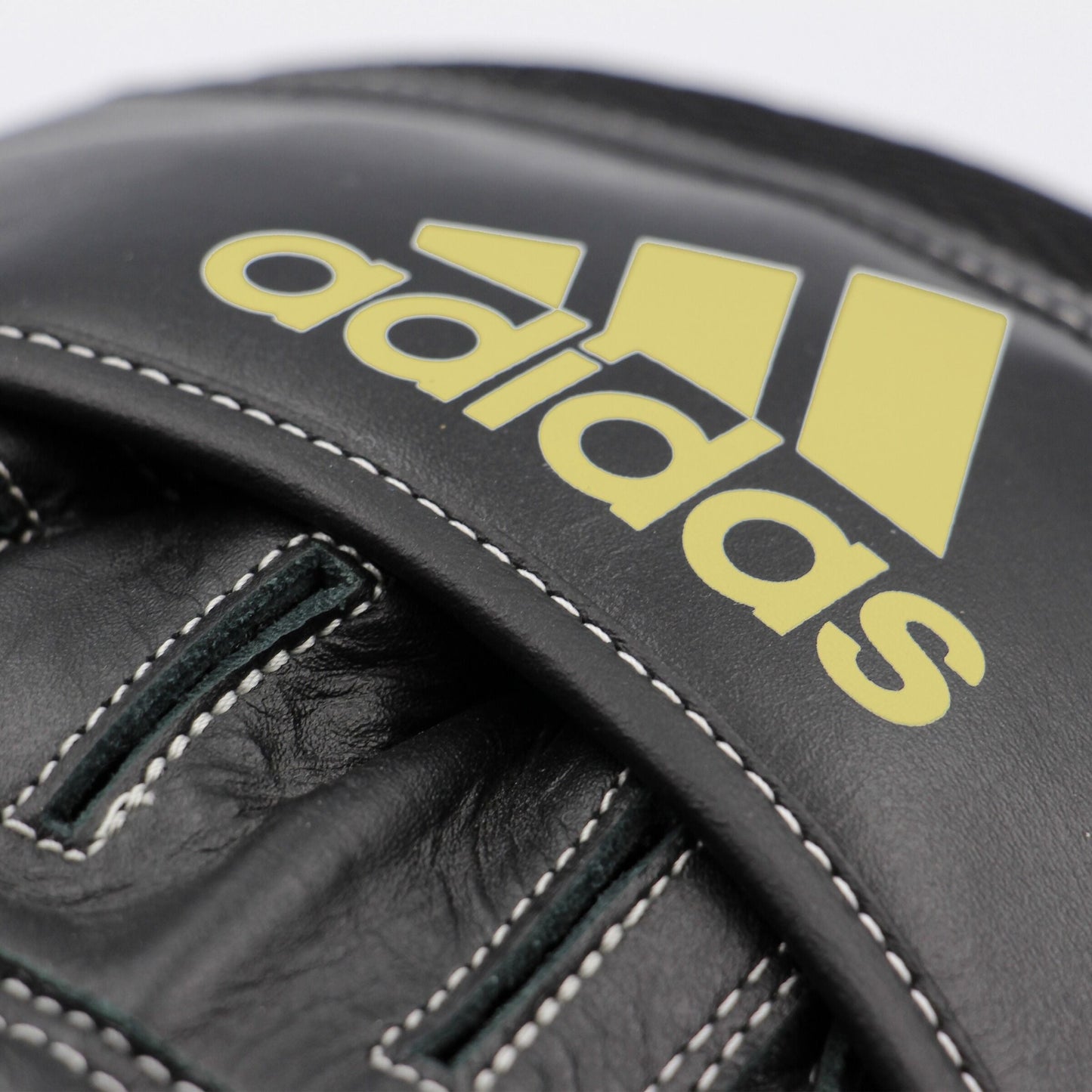Adidas Ultimate Classic Air Focus Mitts Vacuum Pads Pro Boxing Mitt Pad Pair Black/Gold