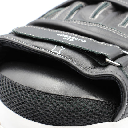 Adidas Ultimate Classic Air Focus Mitts Vacuum Pads Pro Boxing Mitt Pad Pair Black/White
