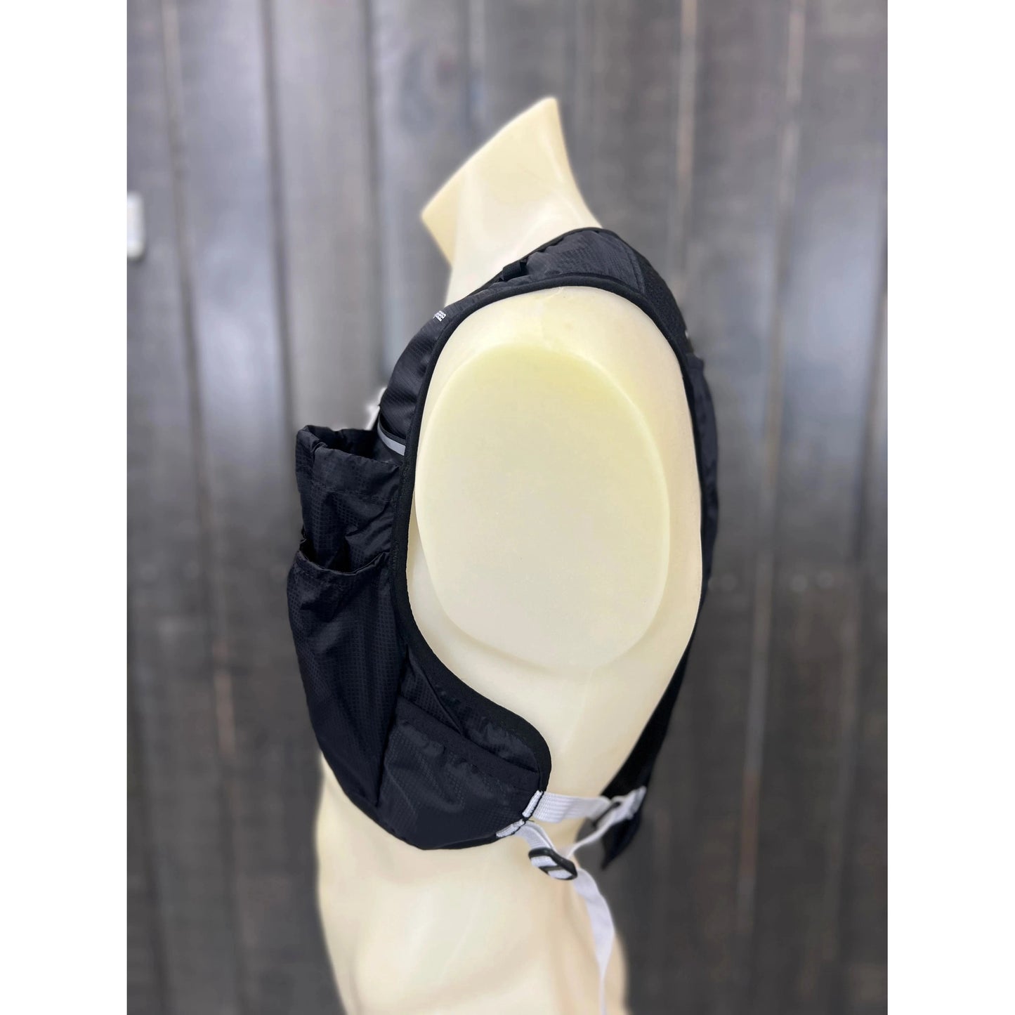 Caribee Coyote Runner 2L Hydration Running Vest Backpack (Black)