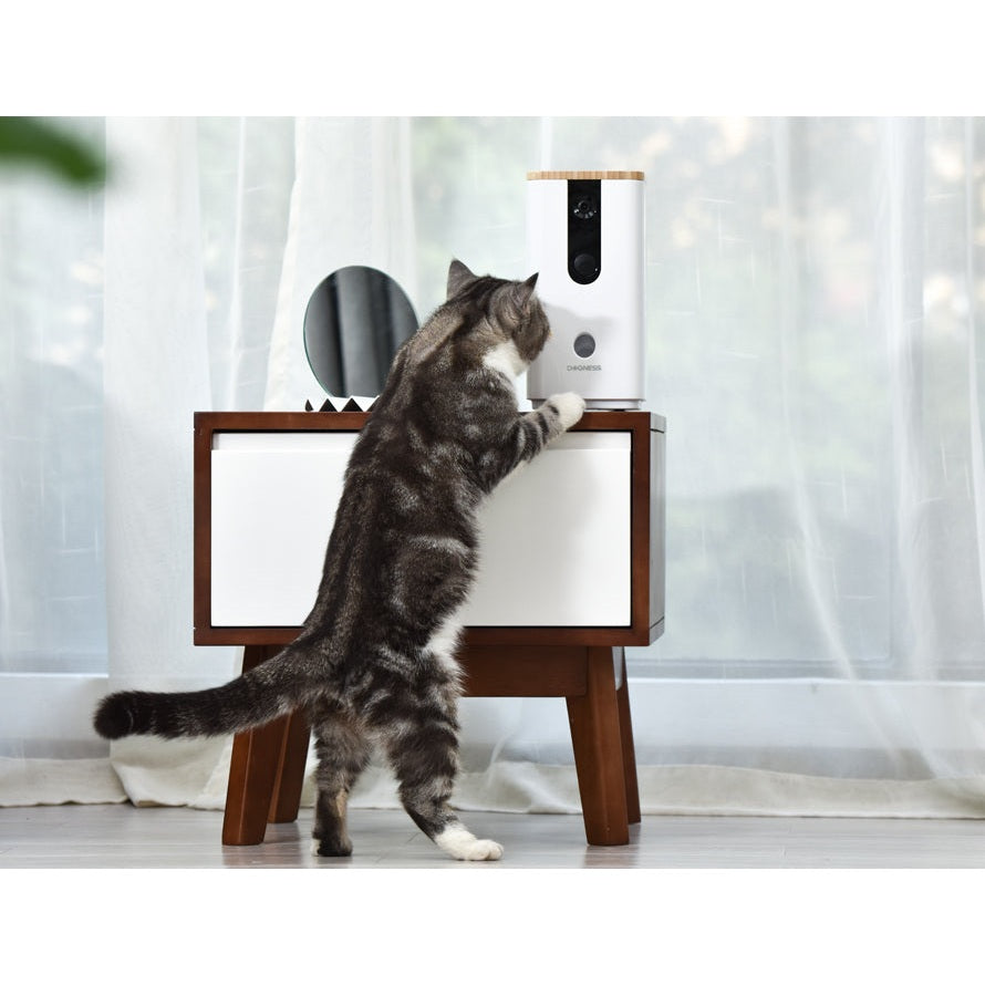 Dogness Smart App Camera Treater Automatic Pet Treat Dispenser Feeder White