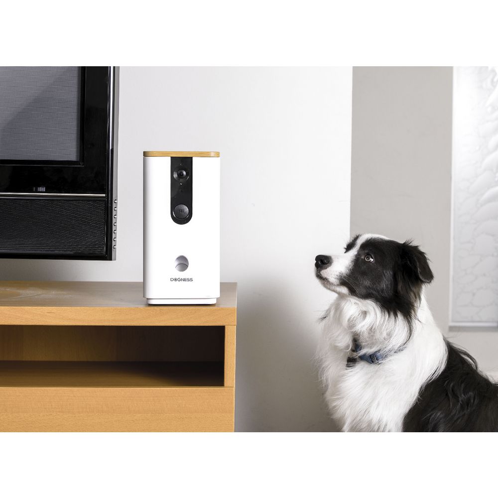 Dogness Smart App Camera Treater Automatic Pet Treat Dispenser Feeder White